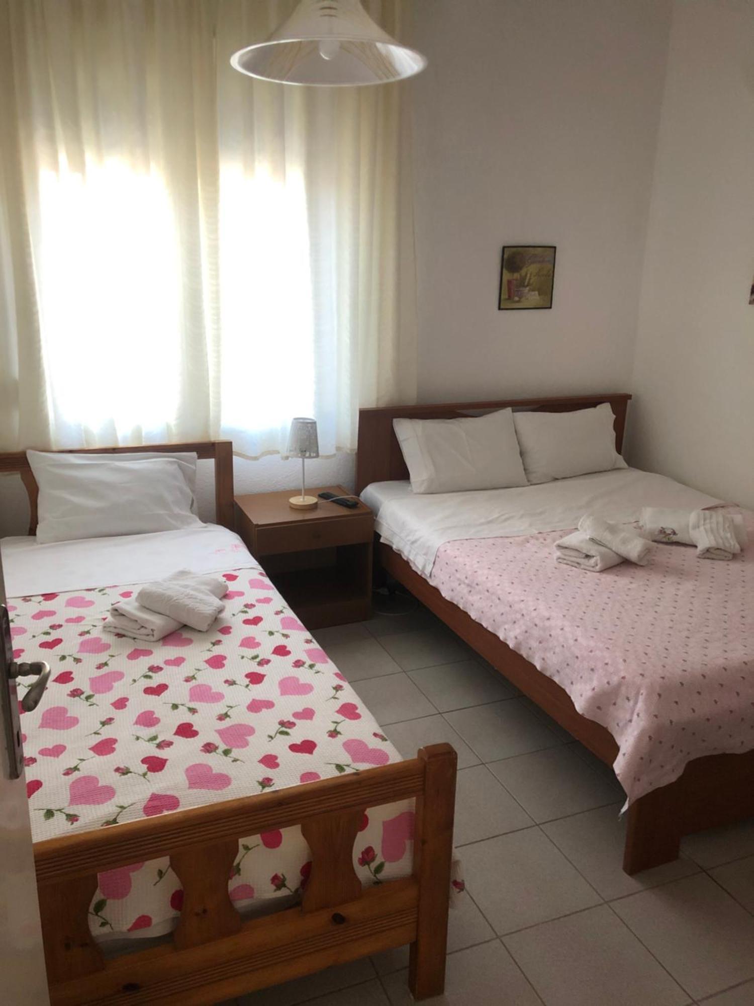 Nikos Rooms Неа-Перамос Екстер'єр фото
